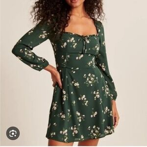 NWT Abercrombie Portrait Neck Mini Dress in Green Floral